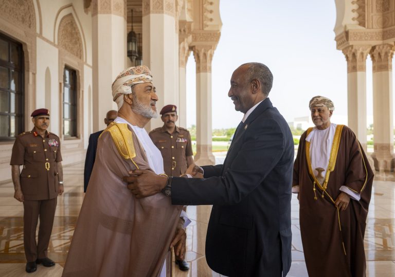 تقدير سوداني لجهود جلالة السلطان في دعم استقرار السودان