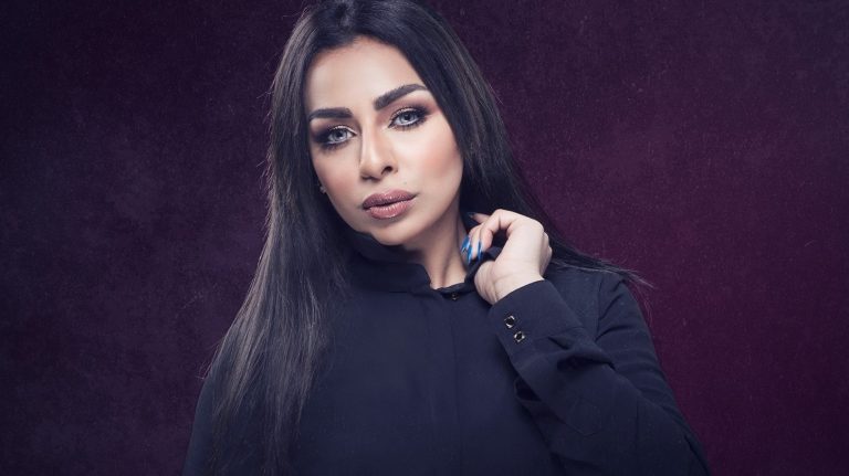 هند البلوشي تثير الجدل بتصريحاتها عن مظهر الطالبات في المدارس