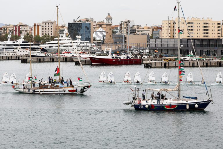 اسرائيل تعترض سفن مساعدات متجهة إلى غزة