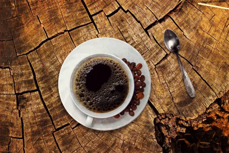 دراسة تحذر من قهوة الصباح على معدة فارغة