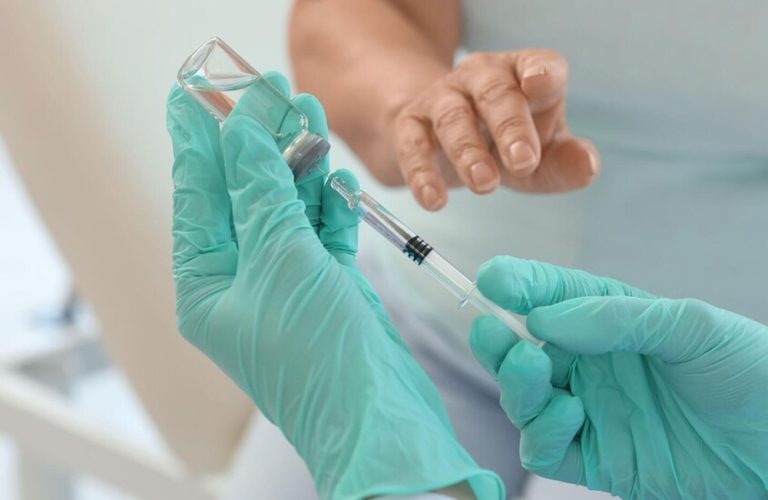 اكتشاف مادة طبيعية في الأطعمة تعزز فاعلية التطعيمات لدى كبار السن
