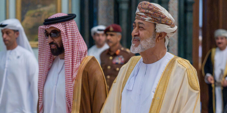 جلالة السلطان يستقبل مستشار الأمن القومي الإمارتي.. ماذا جرى خلال اللقاء؟