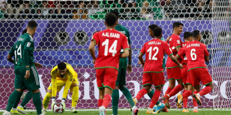 بالأرقام: كيف يتفوق المنتخب السعودي تاريخيًا على نظيره العُماني؟